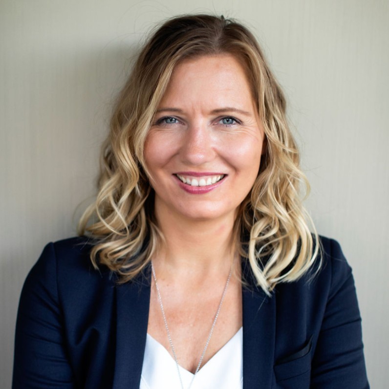 Manuela Hug - KI-Expertin und Trainerin bei KI Power Swiss